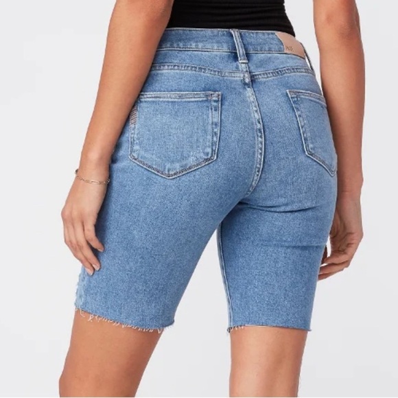 PAIGE JAX KNEE SHORTS FRAY HEM WALKING BERMUDA DENIM JEAN SHORTS WOMENS
SZ 27 - Picture 2 of 7